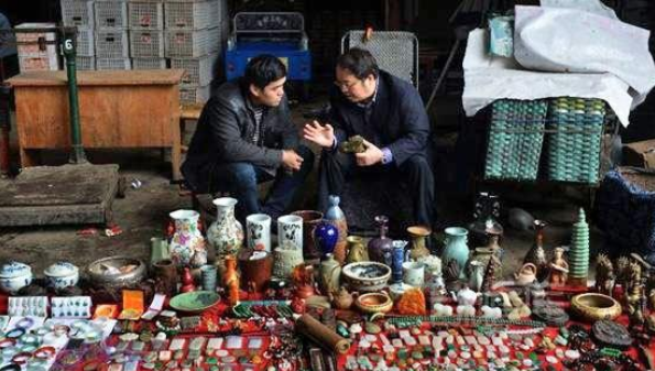 文玩▲文玩摊儿上的种种套路，没看过的基本都被商家坑了