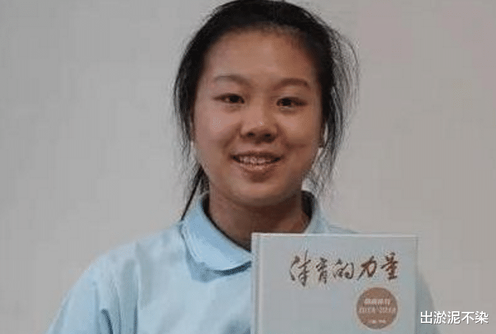 女孩|女孩因出考场表演“一字马”爆红,高考成绩曝光,她却被人嘲讽