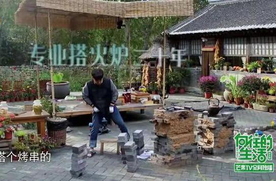 向往的生活▲《向往的生活》饱受争议，为圈钱丢口碑，下一季还有必要吗？