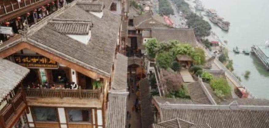 重庆|最火旅游城市大重庆，为什么说只适合旅游，却不适合工作和生活