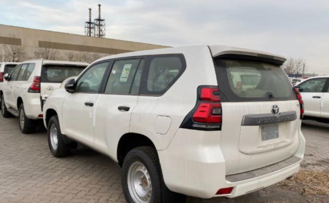 丰田普拉多|大批入门版丰田霸道亮相！2.8T动力+四驱，预售40万比帕杰罗霸气