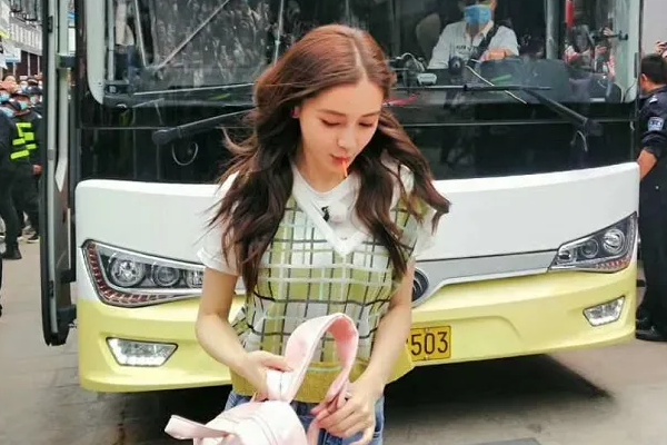 【滤镜】看到路人拍的baby，再看跑男中的她，才知“综艺滤镜”有多厚！