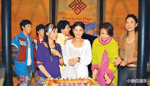 『郑希怡』“龙嫂”钢丝表演露黑底，炒作不断惹观众反感，生女后事业终翻红