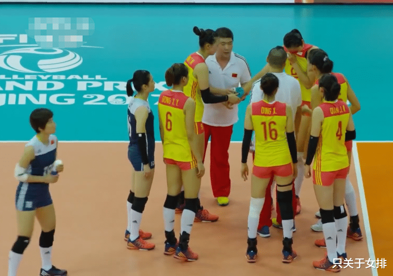 「女排」盘点女排泪洒赛场:三任队长落泪,郎平哽咽,这场打完队员都哭了