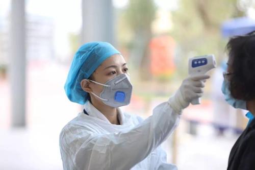 【肺炎】新冠肺炎疫情好转，拐点什么时候到？何时能出门，可以摘掉口罩？