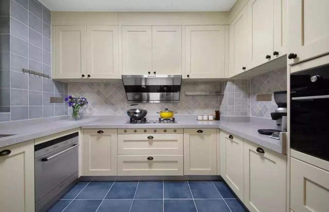 「」厨房明明很大，收纳却不够？6种空间合理设计，感觉多了一个厨房