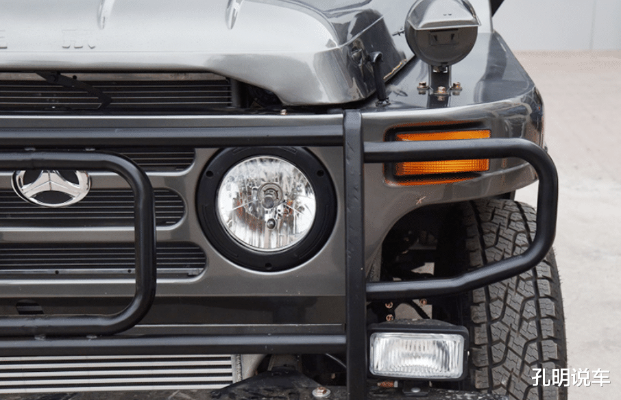 越野车▲55年没白等，北汽212越野车迎来大改！铁顶独悬带屏幕