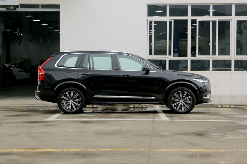 #豪车#厚道却被忽视的豪车！纯进口入华骂声为0，连跌13.89万，还没人懂