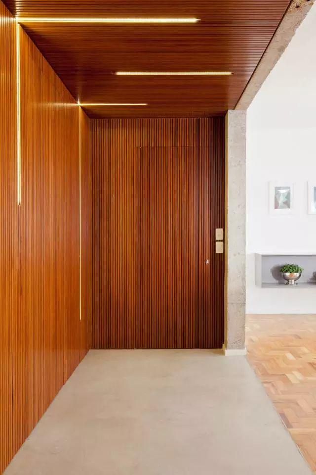 ▲墙上开凹槽嵌入灯带，未来家居照明才是主流，比装吊灯高级多了！