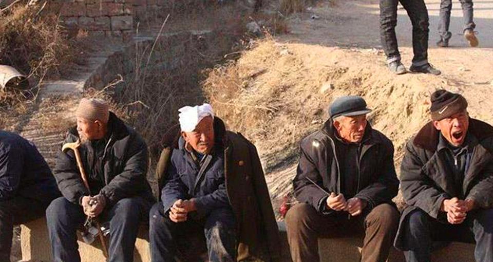 「」为什么老人常说“睡觉不能脚朝西”？这不是迷信，看专家咋说