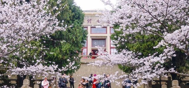 【五一劳动节】五一假期倒数计时,全国超4000家景点在五一需预约浏览,请知悉