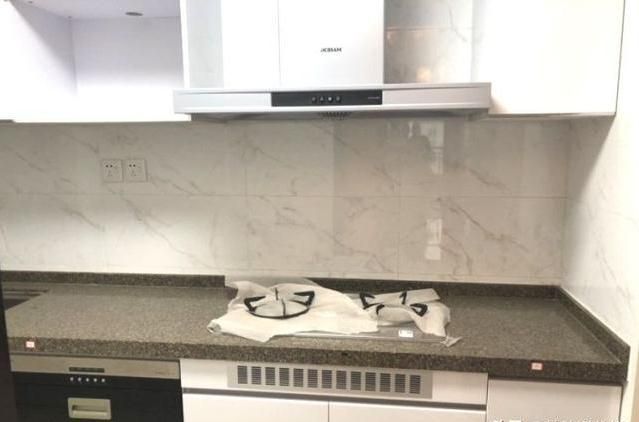 []刚入手一套120㎡精装房，自己置办家具，硬装效果简单而清爽！