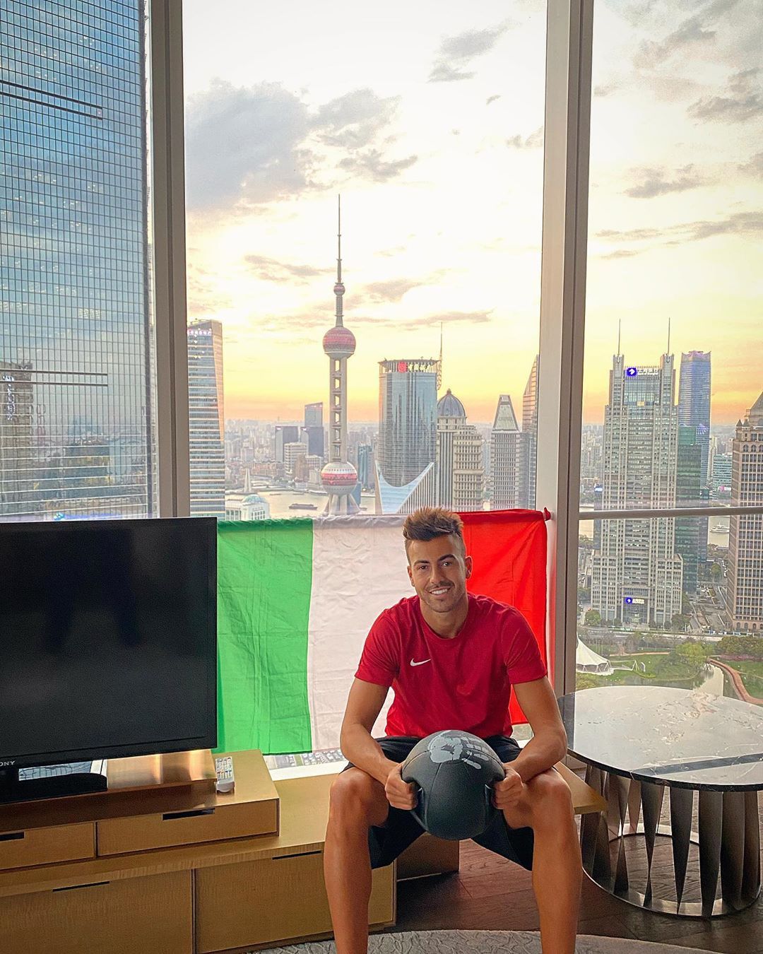 沙拉维■沙拉维:上海又开始堵车了 这是一个好兆头 之前确实想过回意甲