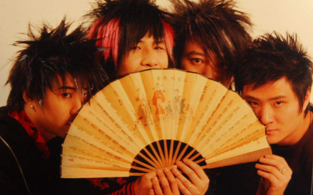 |再谈花儿乐队解散大张伟直言很欣慰，此前乐队重组不见大张伟