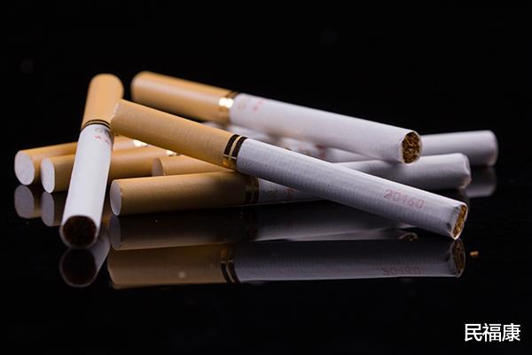 戒烟|一天抽一包烟，与三天抽一包烟，有什么不一样? 哪个伤肺更厉害?