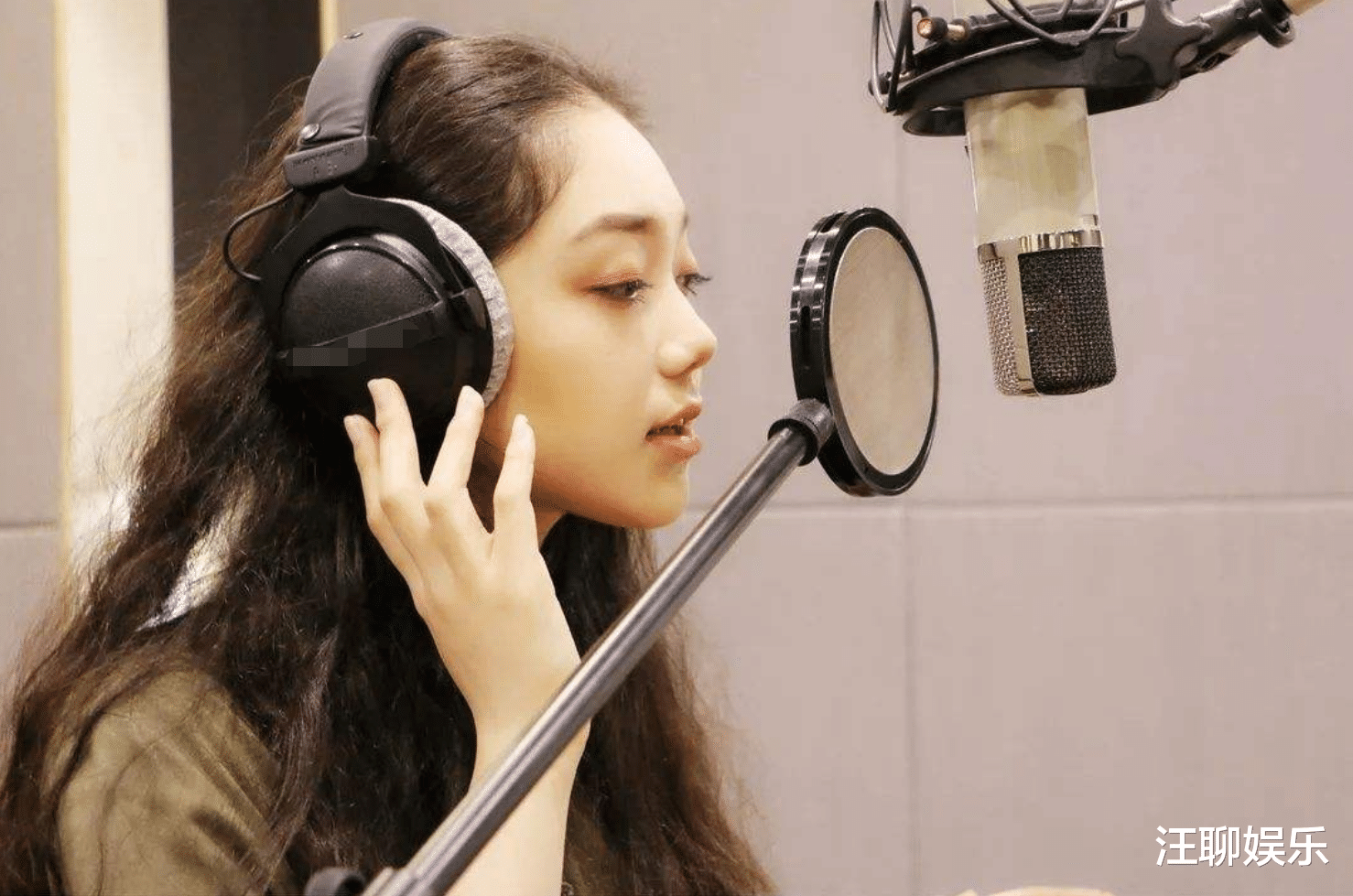 邓紫棋|华语女歌手影响力榜，邓紫棋跻身前十，硬糖少女303再次全军覆没