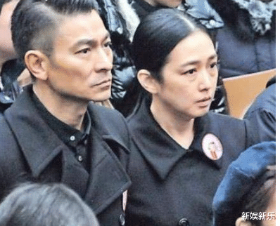 刘德华|59岁的刘德华变“女儿奴”,花上亿买别墅送女儿,周润发都开始吐槽了