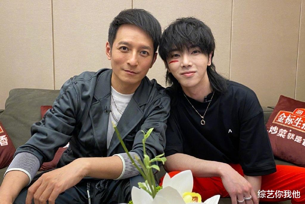 [华晨宇]华晨宇战胜对手问鼎歌王，李宇春帮唱太惊艳，部分网友太腹黑