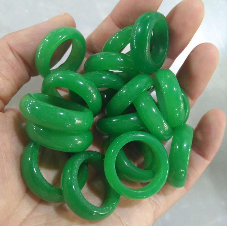 翡翠：选购翡翠戒指时，不能不知道的坑