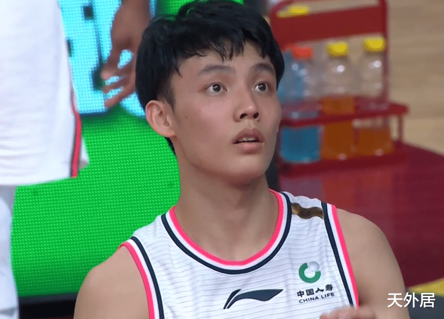 杜锋|31分大胜！CBA十冠王又一新人横空出世：19岁拿19分，杜锋满意了