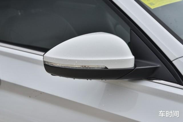 『大众汽车』大众又爆发了，30天大卖20231台，号称“小帕萨特”，油耗仅5.5L