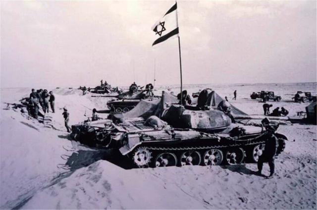 『预警机』表面和中国称兄道弟，暗地里却勾结美国，还给印度送去大礼