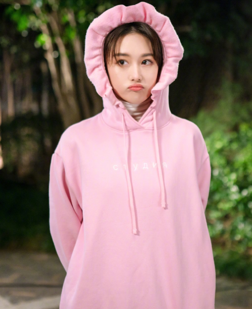 张馨予|张馨予发博控诉经纪人,晒两人的聊天记录,才知女明星真不容易