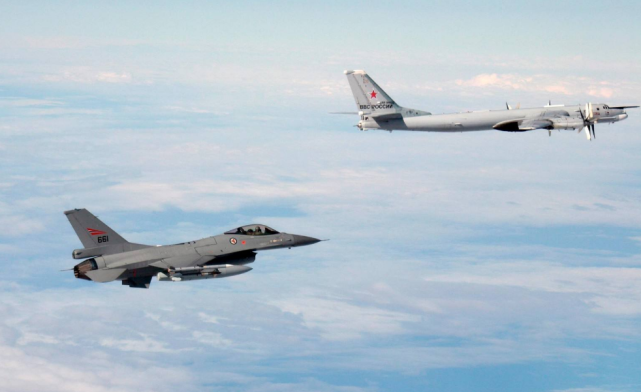 核动力|“东方巨兽”腾空而起，不加油可绕地飞行80圈，美国不敢轻举妄动