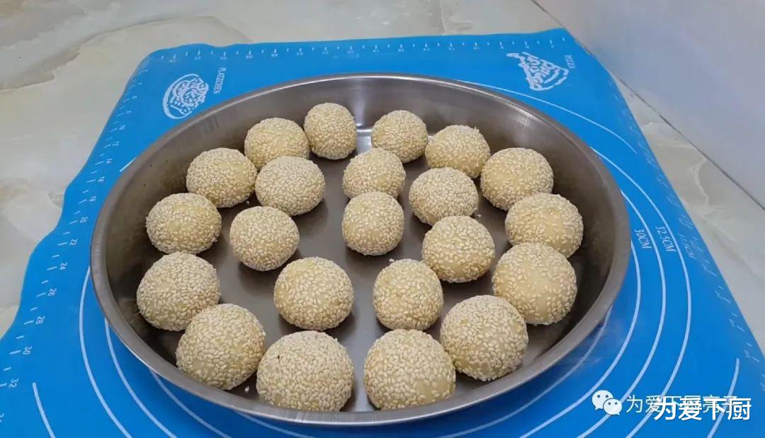 「面粉」面粉又出新吃法，揉一揉锅里一扔，松软又香甜，比麻团面包都好吃