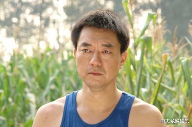 董勇|1998年，30岁“大棍子”董勇，只剩下10元钱，靠“香妃”养一个月