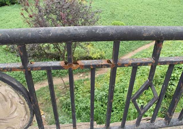 ▲新房阳台护栏到底能不能拆？这2点不达标，趁早拆了重装！安全