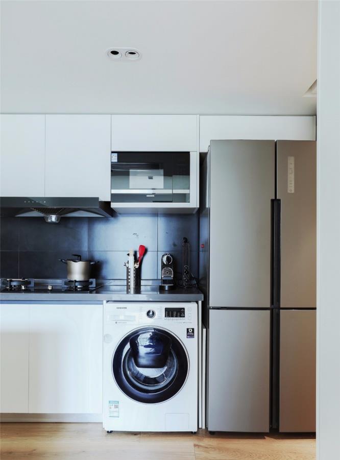 『』夫妇俩买下42平小户型,巧用柜子代替隔墙,全屋收纳倍增,晒晒