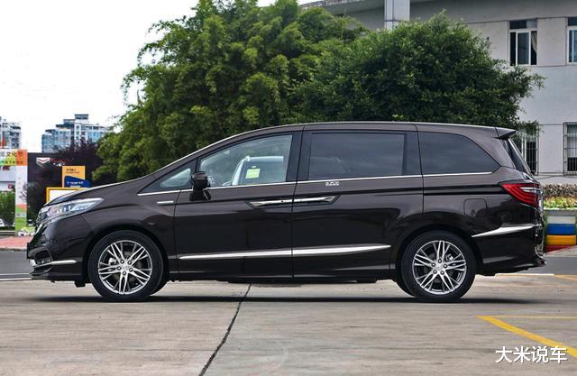 本田艾力绅|真正的本田“实力王”，重2吨高速稳，油耗5.9L，狂甩31630辆