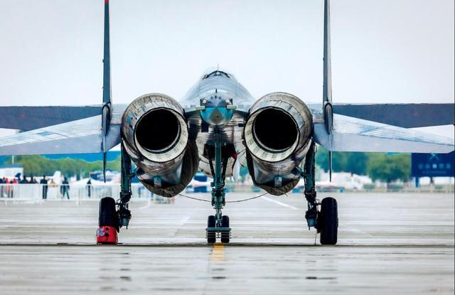 苏-35：中国战机总数3000架，为何还要买苏35？美国人：这才是大国智慧