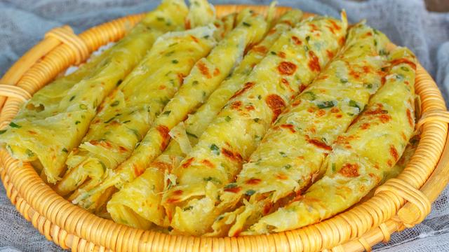 「手抓饼」真正的懒人早餐做法,1分钟搞定,做一次30天不早起,做法超简单