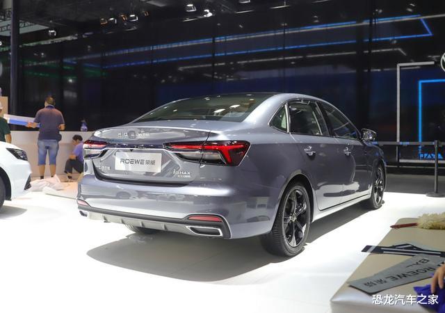 荣威i6|荣威i6 MAX融入国潮元素,配备银河天幕式天窗,乐趣由内而外