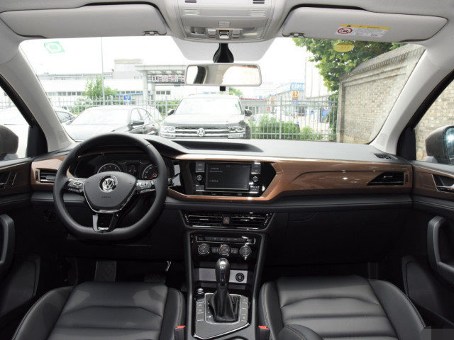 「大众汽车」大众“良心发现”，合资SUV跌到13万，一月卖出1.5万多台，要啥H6