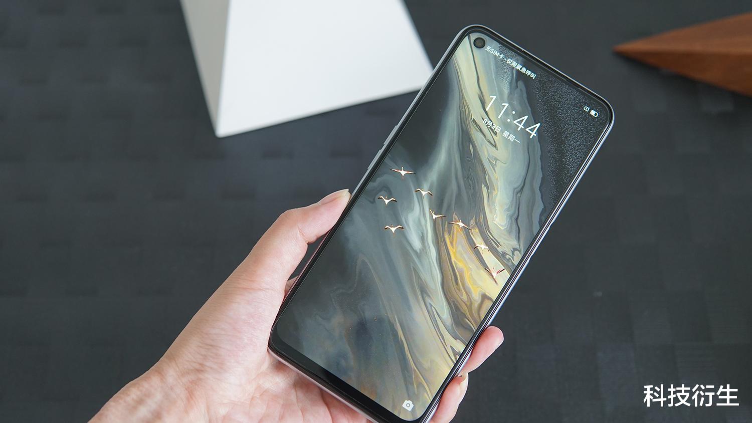 realme|高配置的千元机？65W+天玑800U，有望10月13日发布