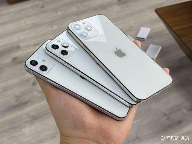 iphone12|iPhone12Pro侧面增加神秘接口，扁平中框很厚，相机“挤牙膏”