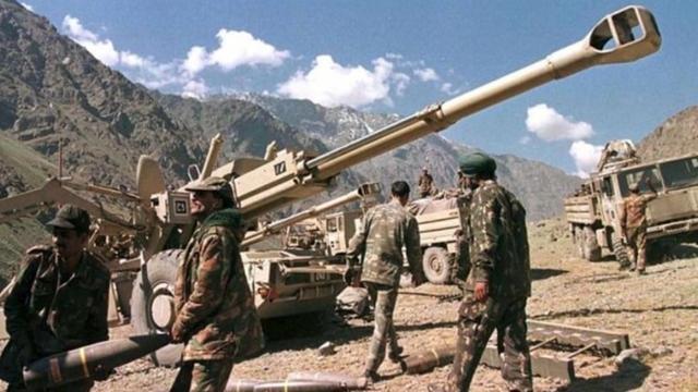 『印度』中巴夹击战术：大批歼16等战斗机部署前线机场，6架枭龙战机策应