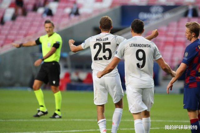 巴塞罗那|梅西陷入绝望！巴萨9分钟崩盘连丢3球 主帅却翘着双手一言不发