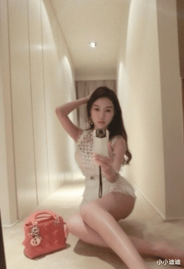 郭美美|郭美美大方公开与男友的接吻照，自曝每天都被他宠爱着，还要买豪车