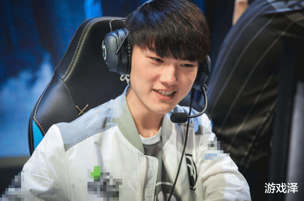 #Uzi#水子哥获得世界冠军，却依旧不如uzi，卡萨直播透露差距太大