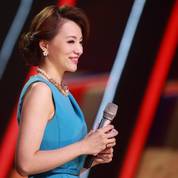 「董卿」董卿离开央视春晚700天，如今又有“新身份”，再创辉煌从零开始