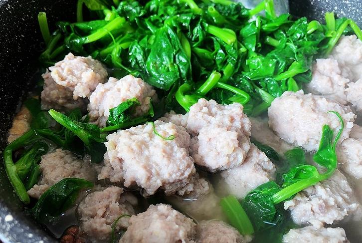 豌豆苗|三伏天喝这汤，经常喝一碗，比鸡汤还美味，消暑减脂，腰围变细了