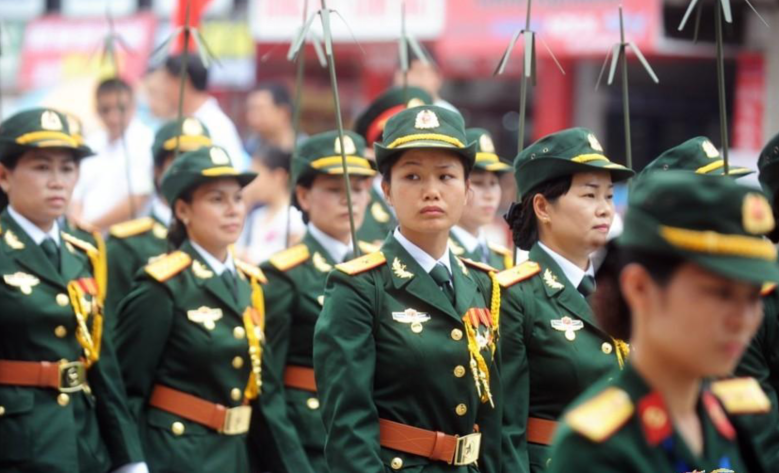 苏-57战斗机：世界上完全翻版中国的一个国家，几乎复制粘贴，连军装都几乎一样