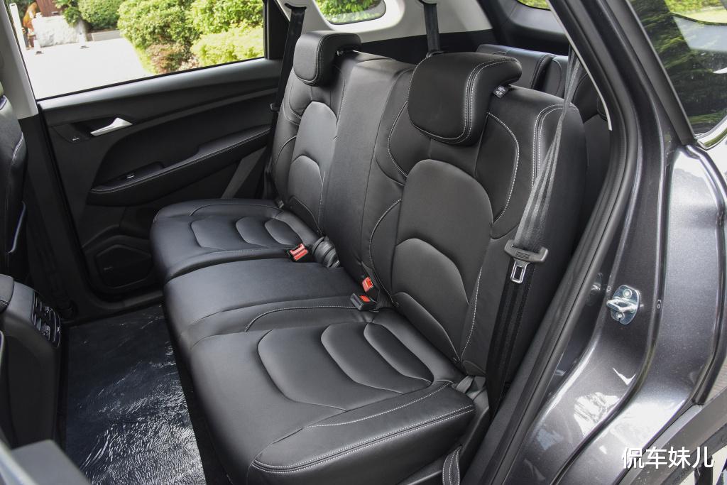 宝骏530|“标配连个中控都不给”，9月却卖18962台，新车这是要火了？