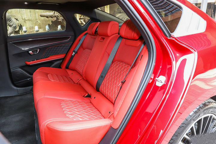 比亚迪汉|国产最强轿跑来了,不足22万起,3.9秒破百,同价位根本没对手