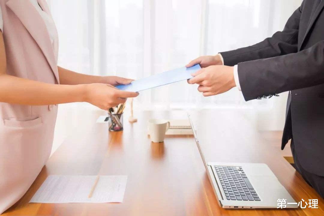 |为何有些领导，总是批评真正做事的员工，是潜规则吗？这三点讲透