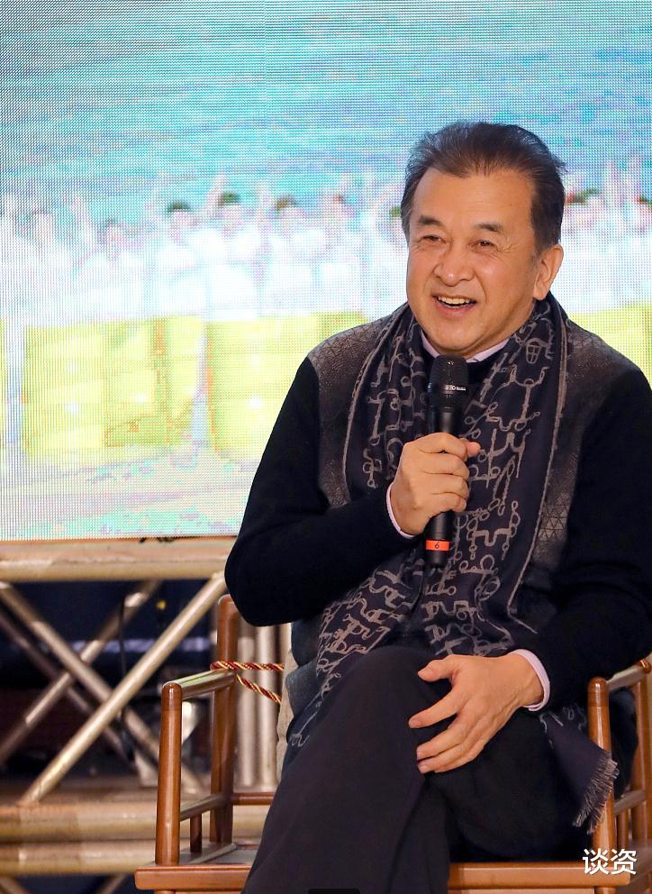 倪萍|61岁倪萍与黄宏同框,生图颜值气质佳,腿细如柴看着吓人
